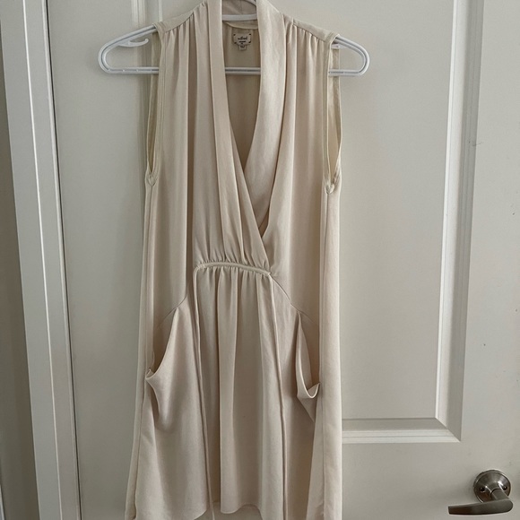 Aritzia cream cocktail dress - size XXS - Picture 1 of 1